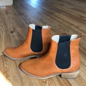 Leather ankle riding boots